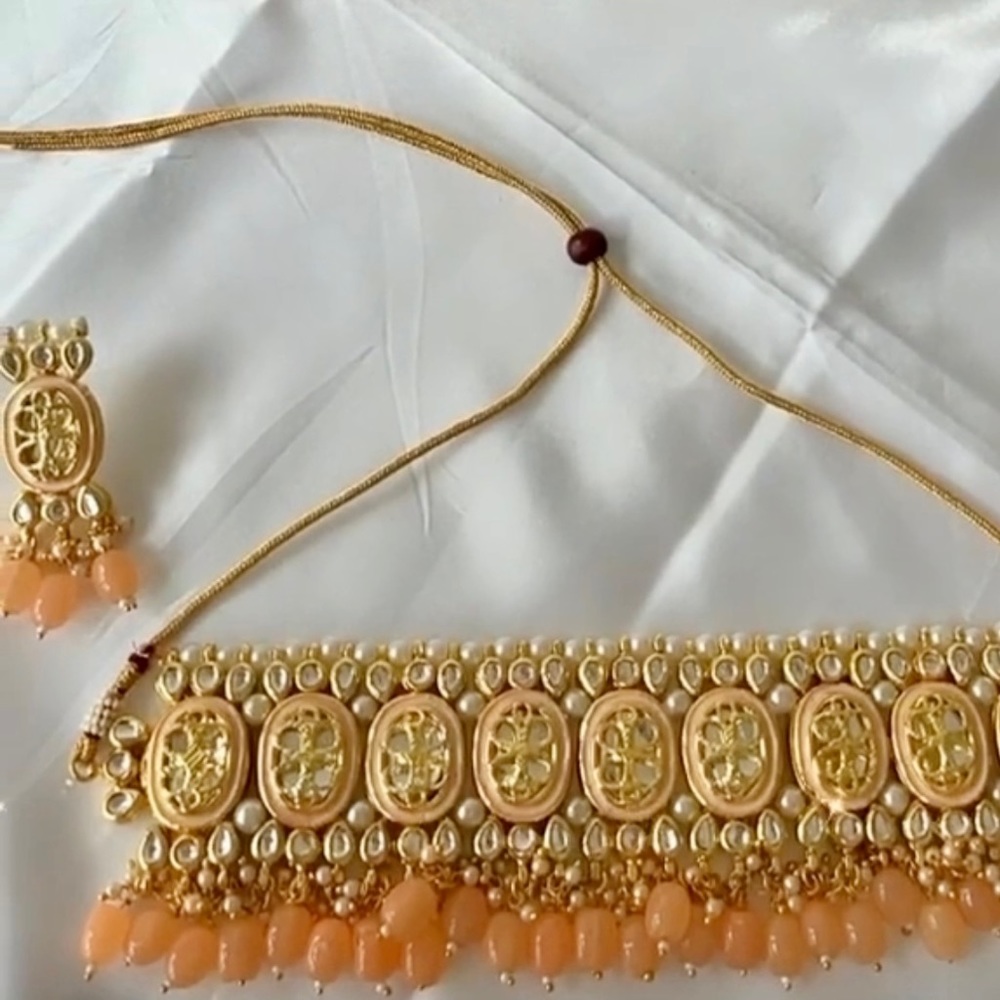 Peach choker necklace set with earrings